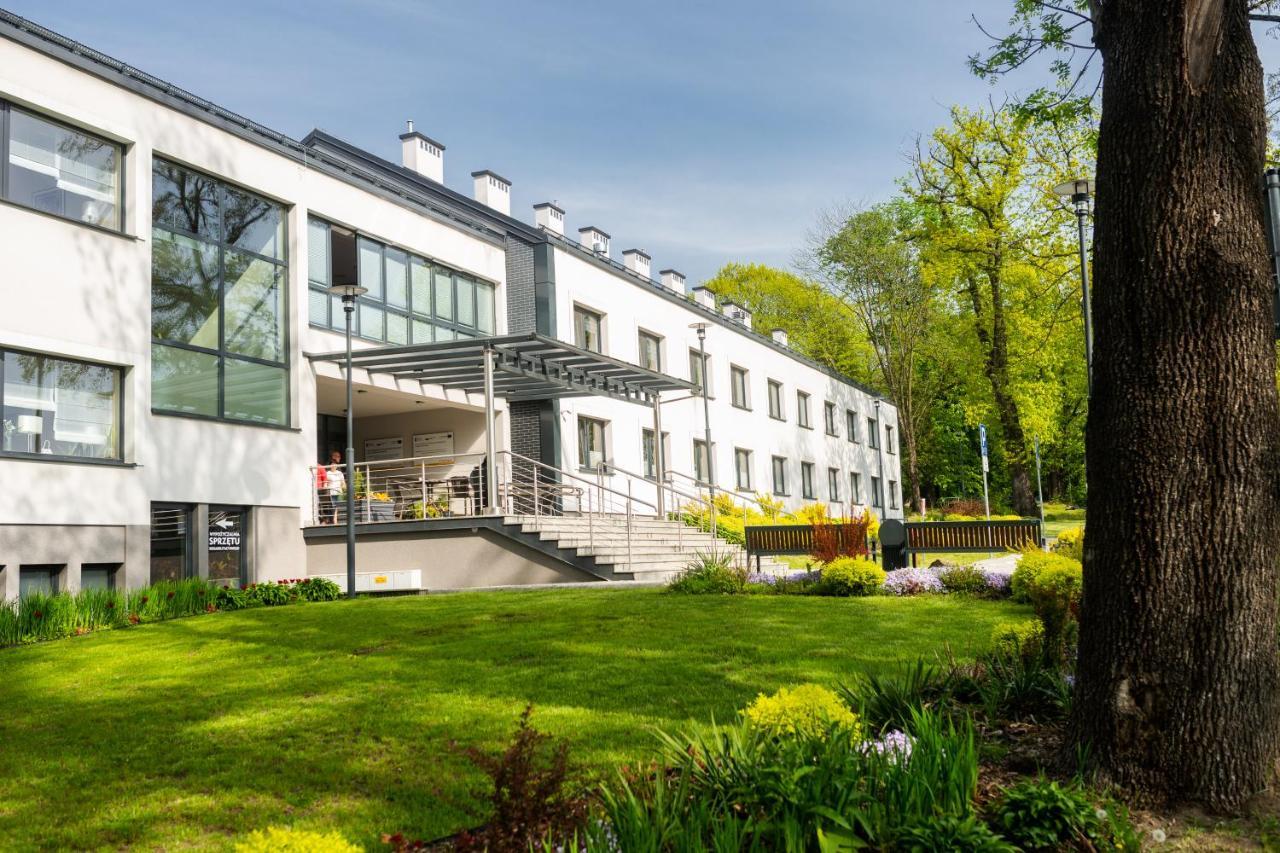 Centrum Rehabilitacji Spolecznej I Zawodowej Zaz Sloneczne Wzgorze Tarnów Exterior foto