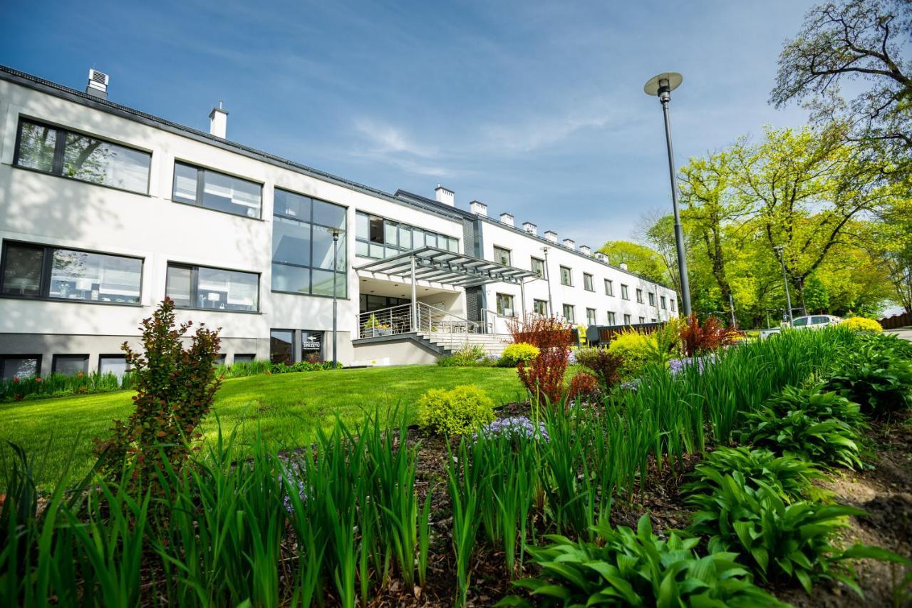 Centrum Rehabilitacji Spolecznej I Zawodowej Zaz Sloneczne Wzgorze Tarnów Exterior foto