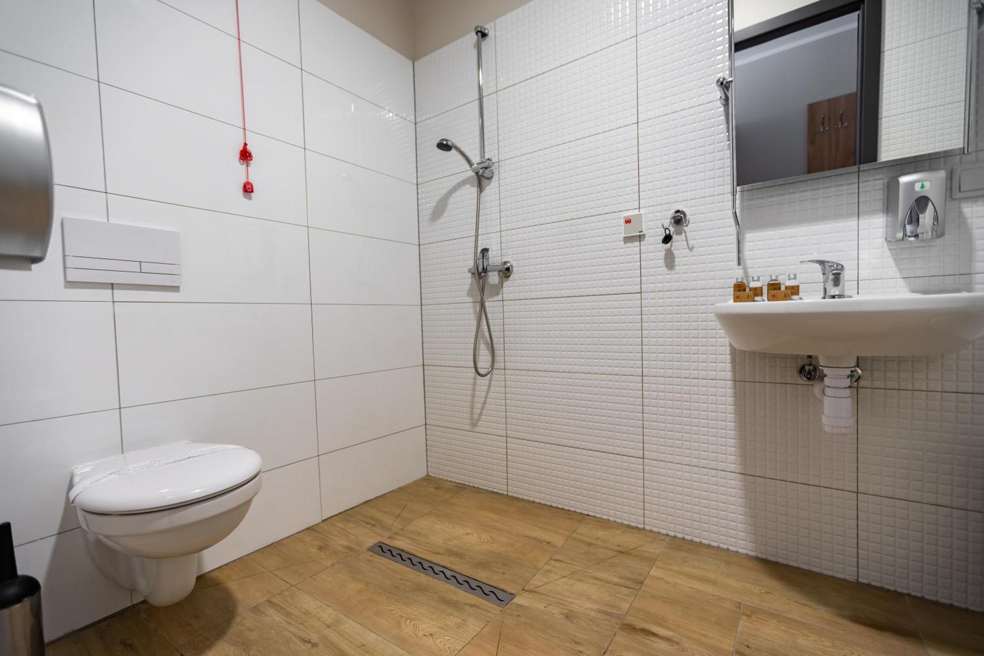 Centrum Rehabilitacji Spolecznej I Zawodowej Zaz Sloneczne Wzgorze Tarnów Exterior foto